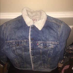 LEVIS FUR COLLAR JEAN JACKET